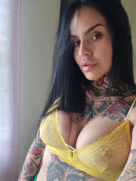 amber onlyfans exclusive image