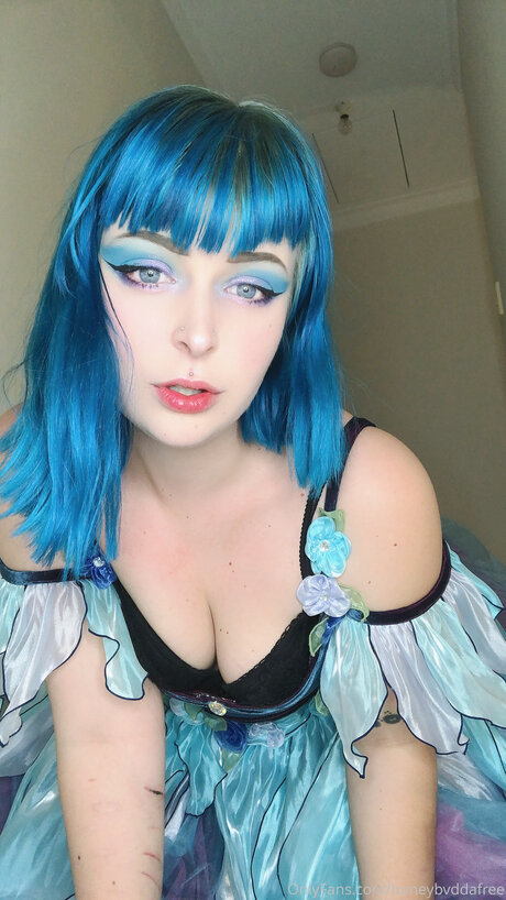 Honeybvddafree model nudes picture