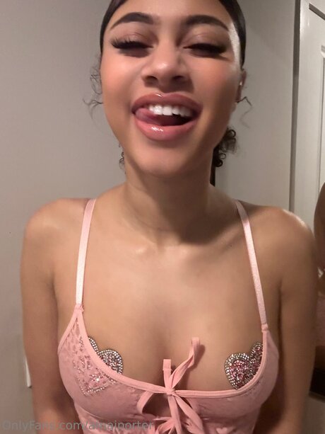 Amaiporter sexy pornstar picture