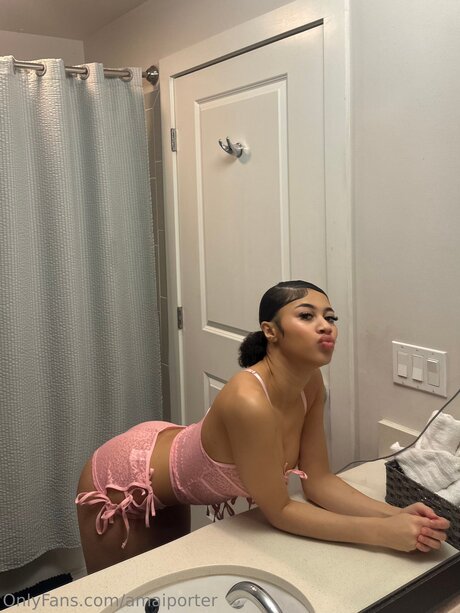 Amaiporter erotic actress images