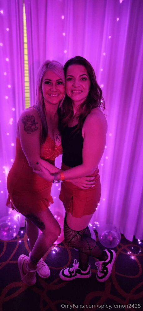 Spicy Lemon2425 star nude gallery