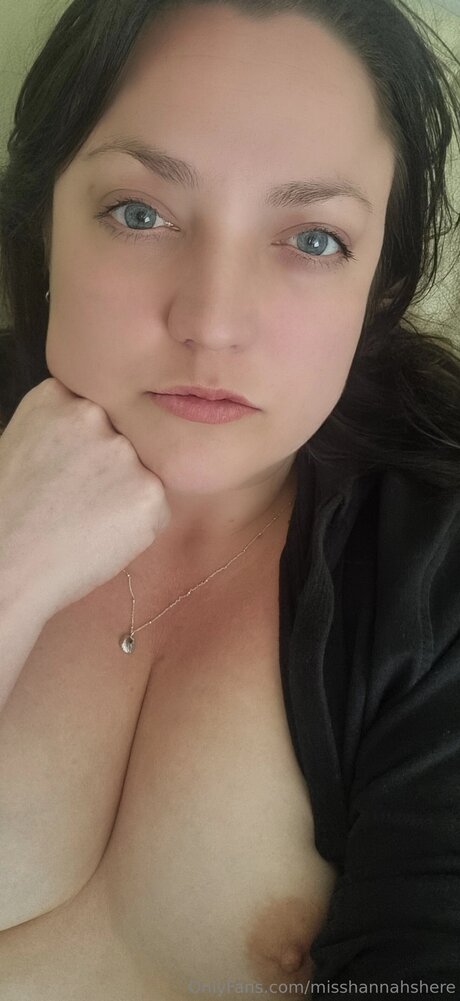 Misshannahshere model nice photo