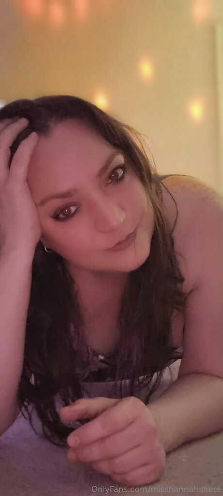 Misshannahshere sexy actress pic