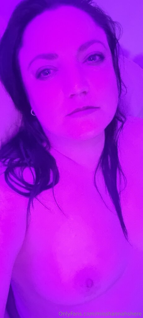 Misshannahshere pornstar hd images