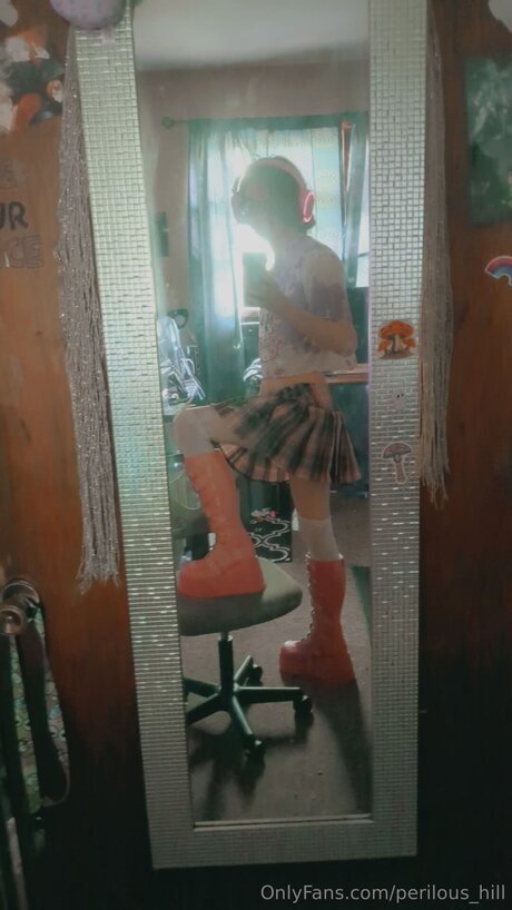 Perilous Hill model exclusive photos