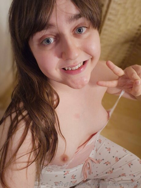 Charlottebunnybun star hot photo