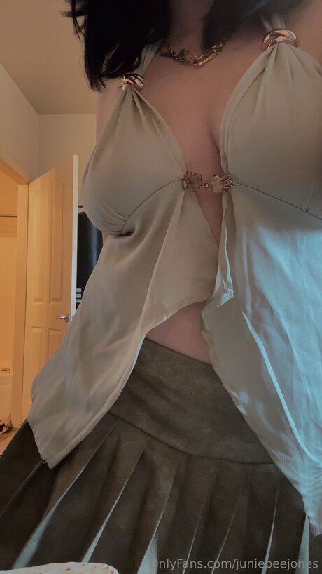 Juniebeejones star nice gallery