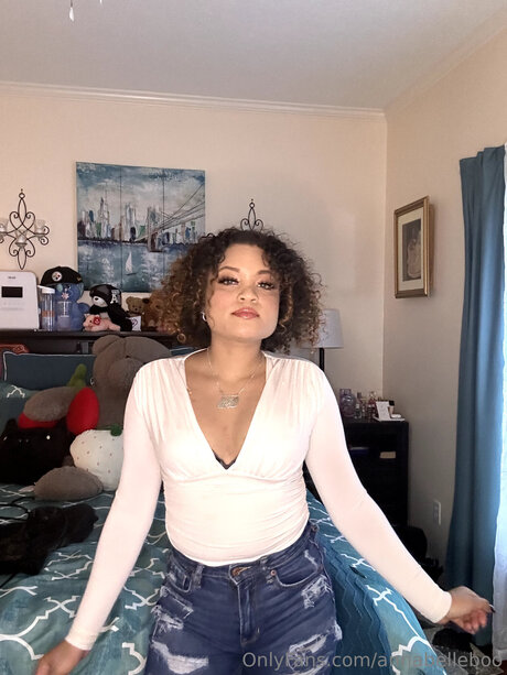 Annabellebooo hd actress gallery