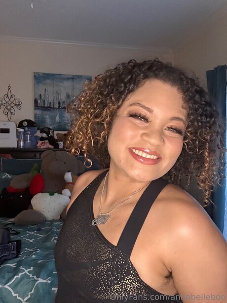 Annabellebooo art model img