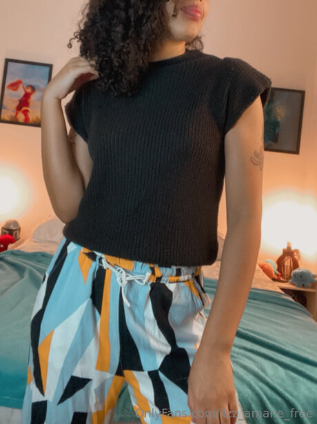 Lizz Nks star sexy image