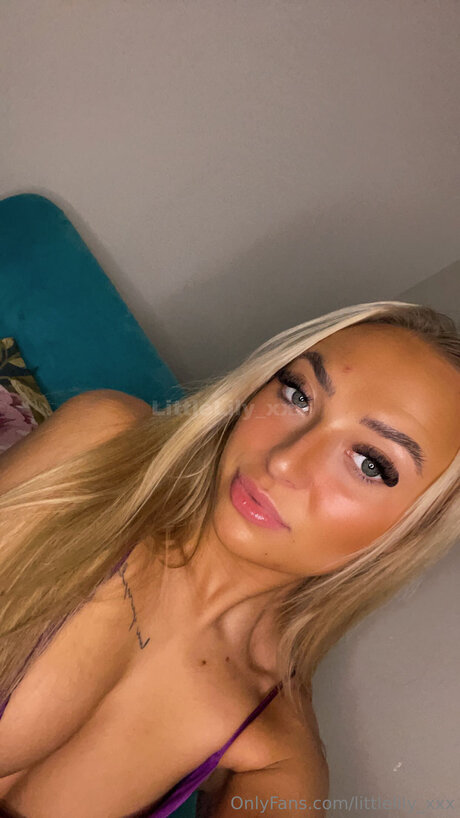 Littlelily Xxx pornstar nudes pics