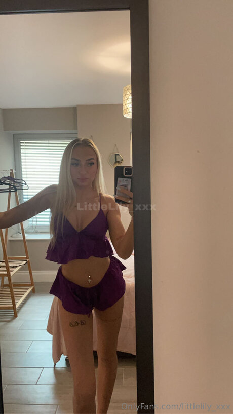 Littlelily Xxx star adult pics