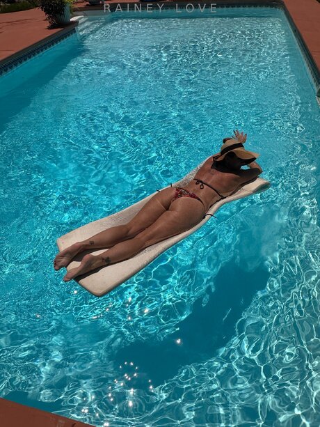 Raineylovesyou model pretty galleries