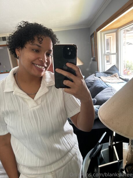 Blankslatee star nude pic