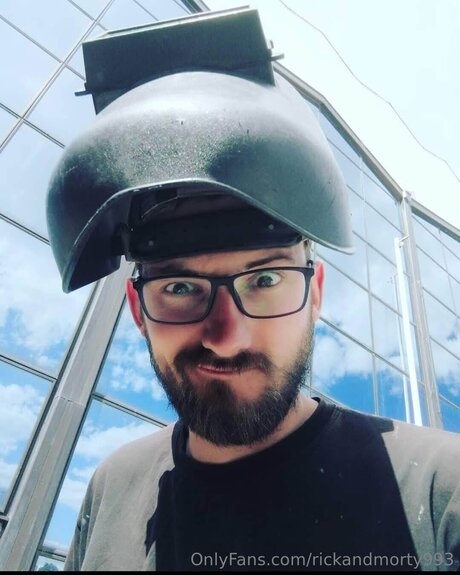 Mickey93 naked model photos