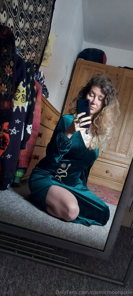 Cosmicmoonpixie star sexy photo