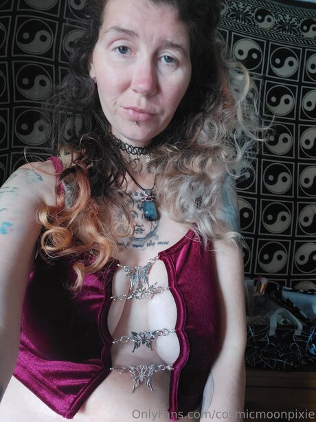 Cosmicmoonpixie high quality pornstar pic