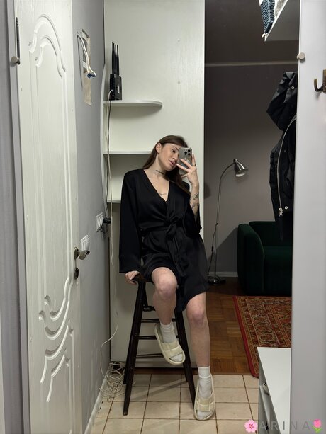 Arina Stars pretty actress photo