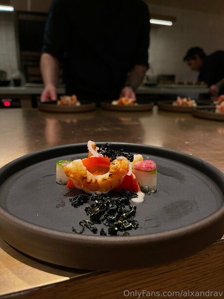 thick girls onlyfans erotic image