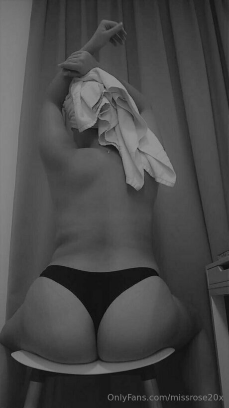 Missrose20x star beautiful pic