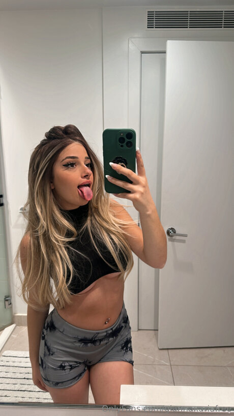 Giannaxariafree star image