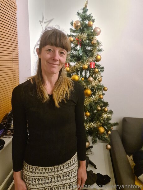 Kerryanntone hot actress photos