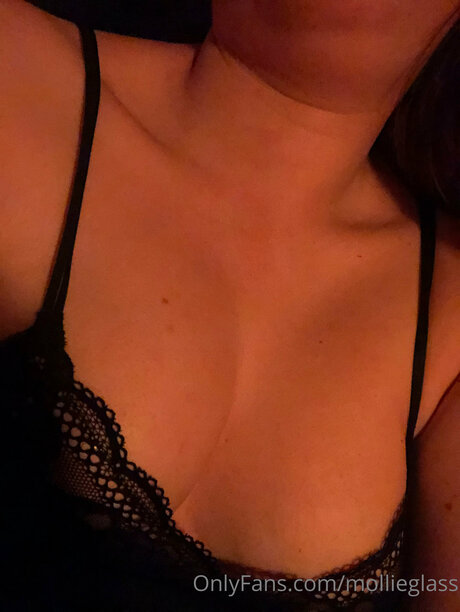 Mollieglass pornstar image