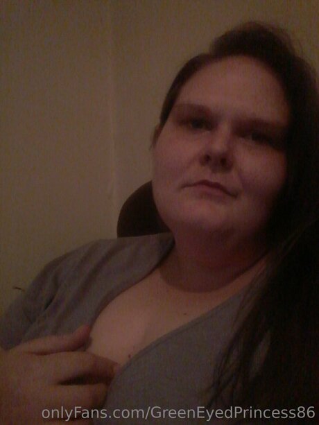 Greeneyedprincess86 model sexy picture