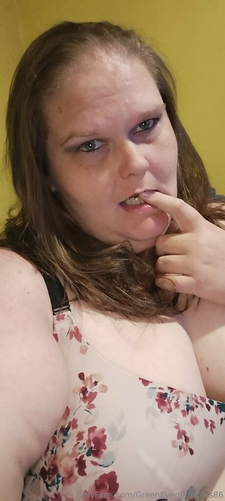 Greeneyedprincess86 perfect model image