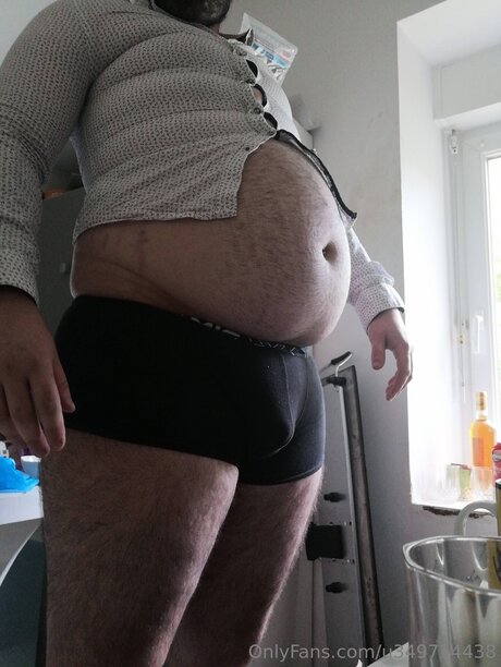 U349714vbkk beautiful model image