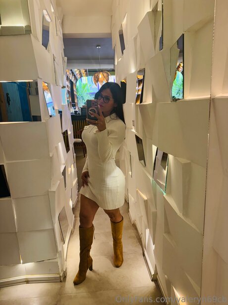 Valeryn69cb erotic actress archive