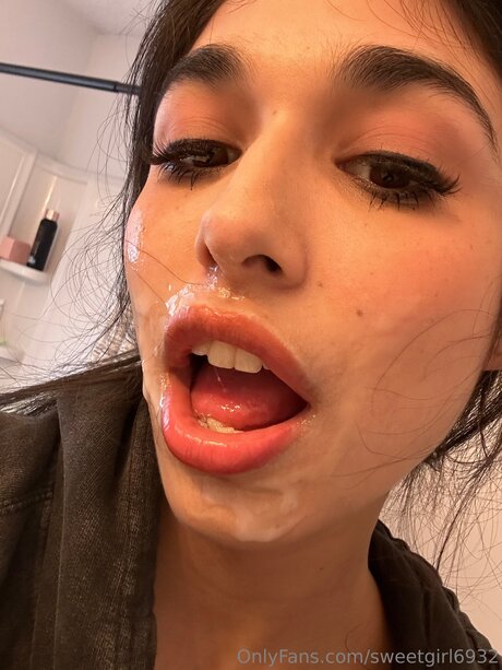 hijabi onlyfans nude picture