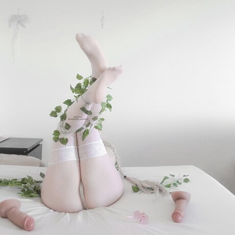 Infinitely Sensitive model nudes archive