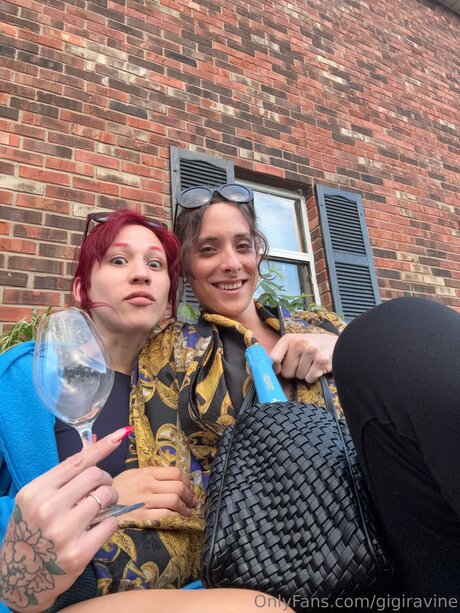 Gigiravine model hot images