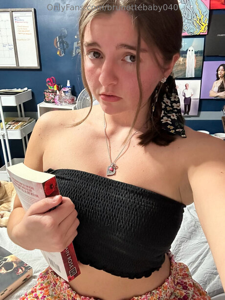 Brunettebaby040 pretty actress galleries