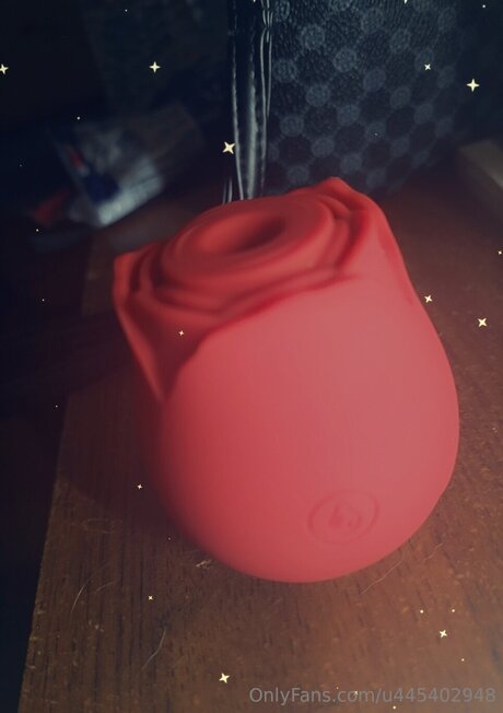 U445402948 model beautiful pictures