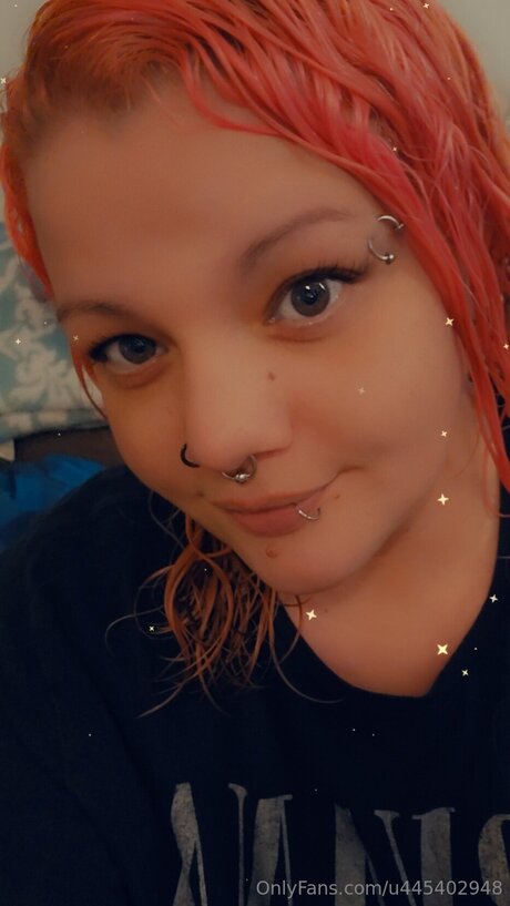 U445402948 star naked image