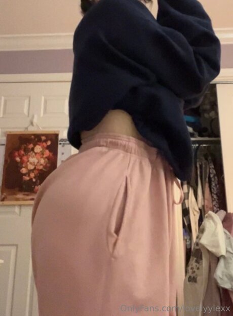 Lovelyylexx hd model pictures