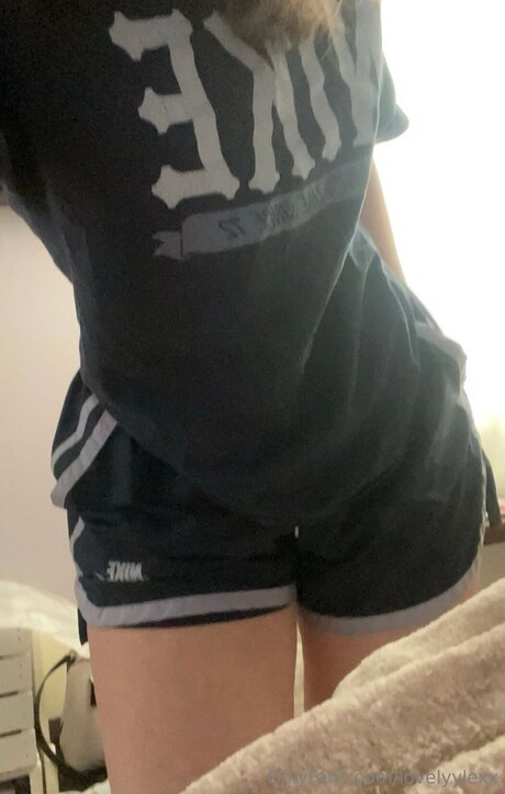 Lovelyylexx model nudes gallery