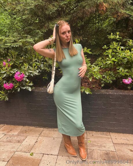 U489998047 hot model pic