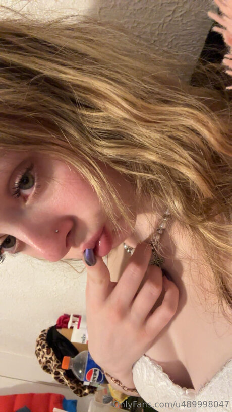 U489998047 nude model photos