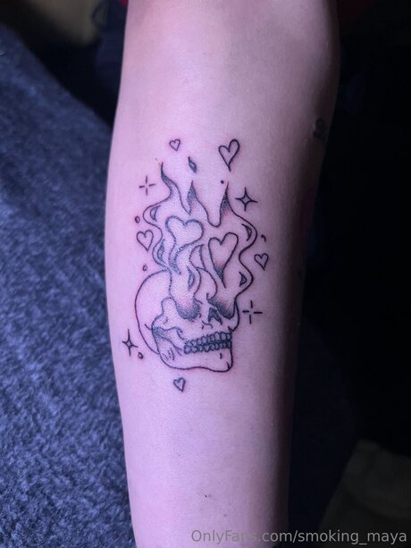 Smoking Maya star nude pictures