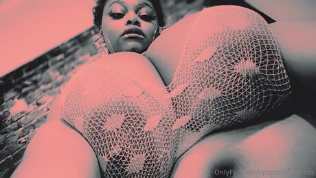 Popmybubbless model perfect image