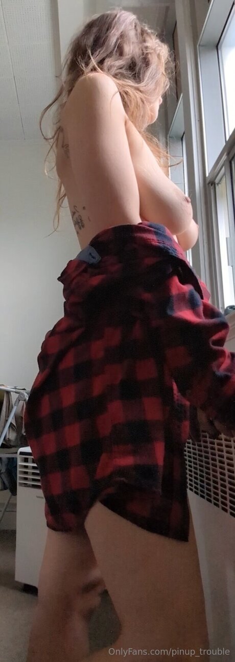 Pinup Trouble high quality actress picture