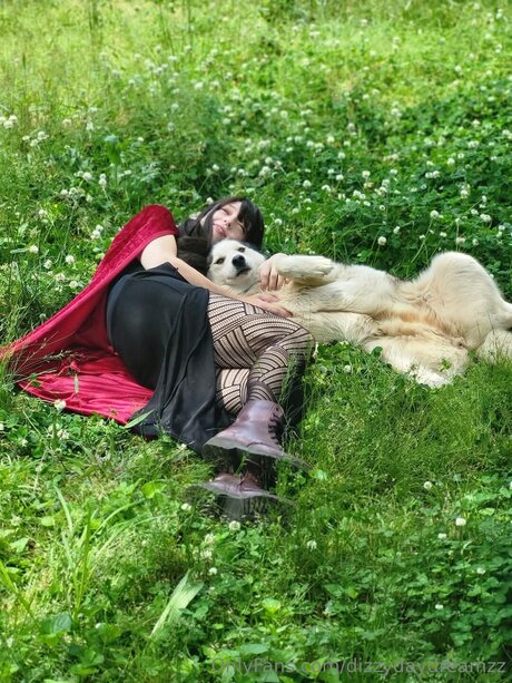 Dizzydaydreamzz beautiful model img