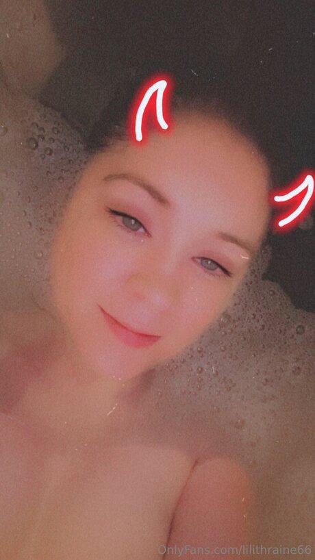 Lilithraine66 star pic