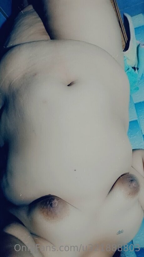 U321888803 sexy actress pic