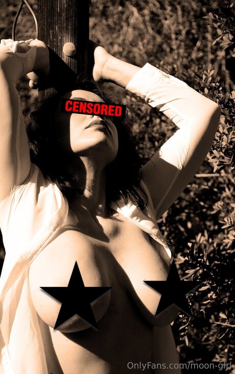 Moon Girl free pornstar galleries