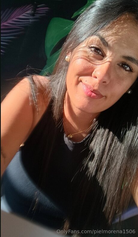 Pielmorena1506 exclusive pornstar images