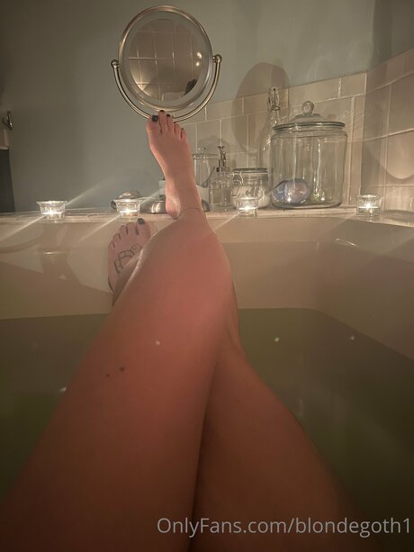 Blondegoth1 model sexy pictures